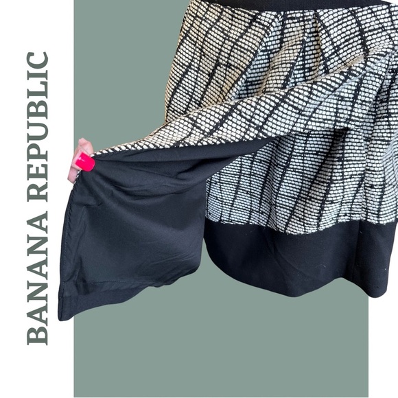 Banana Republic Black White Asymmetrical Faux Wrap Tweed Wide Band Hem Size 4 - Picture 6 of 10